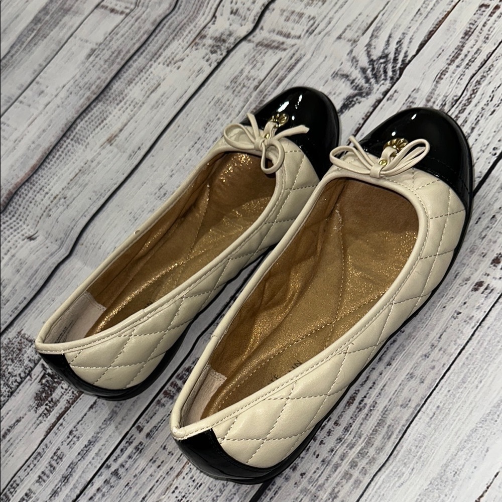 White Mountain Moondance Cream Quilted‎ Shoe Sz. 8 - Picture 9 of 10